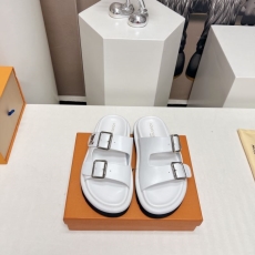 Louis Vuitton Slippers